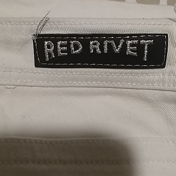 Red Rivet jeans - Picture 4 of 8